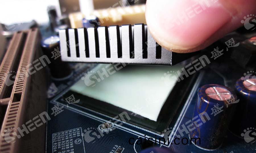 無硅導熱墊片.jpg 無硅(gui)導熱墊片.jpg